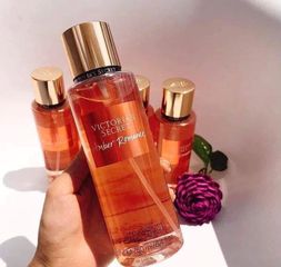 Xịt thơm toàn thân Victoria’s Secret Amber Romance Fragrance Mist 250ml 369511