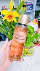 Xịt thơm toàn thân Victoria’s Secret Amber Romance Fragrance Mist 250ml 369511