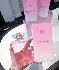 Sữa Tắm Versace Bright Crystal 200ml (Hồng) - Dưỡng Ẩm, Hương Thơm Quyến Rũ, Sản Phẩm Chăm Sóc Da Cao Cấp Từ Mỹ