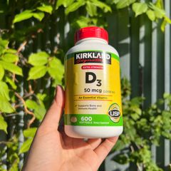 Viên uống Vitamin D3 Kirkland Extra Strength 50mcg (2000 IU) - Hỗ trợ xương, cơ bắp, miễn dịch - Hộp 600 viên nhập Mỹ