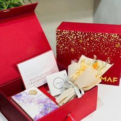 Hộp quà tặng Armaf Club De Nuit Maleka EDP 105ml và nến thơm - Hương thơm quyến rũ, quà tặng ý nghĩa cho mọi dịp lễ tết