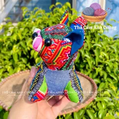 Thú Nhồi Bông Mèo Con Thổ Cẩm Sapa - Quà Tặng Đáng Yêu Cho Trẻ Em, Chất Liệu Mềm Mại, Bảo Hành 1 Đổi 1