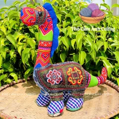 Thú Nhồi Bông Khủng Long Ăn Cỏ Thổ Cẩm Sapa - Đồ Chơi Trẻ Em An Toàn Và Đầy Y Nghĩa Tặng Bé Yêu