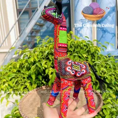 Thú Nhồi Bông Hiêu Cao Cổ Thổ Cẩm Sapa - Quà Tặng Độc Đáo Cho Bé Yêu, Chất Liệu Mềm Mại, Bảo Hành 1 Đổi 1