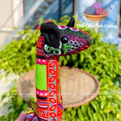Thú Nhồi Bông Hiêu Cao Cổ Thổ Cẩm Sapa - Quà Tặng Độc Đáo Cho Bé Yêu, Chất Liệu Mềm Mại, Bảo Hành 1 Đổi 1