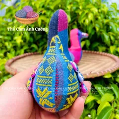 Thú Nhồi Bông Con Vịt Dân Tộc Thái - Đồ Chơi Trẻ Em Chất Liệu Thổ Cẩm và Bông Mềm Mại - Quà Tặng Ý Nghĩa Cho Bé Yêu
