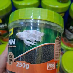 Cám Viên Dinh Dưỡng KOIKA FINN - Thức Ăn Bổ Sung Cho Cá Chép, Giàu Protein và Probiotics, Cải Thiện Sức Khỏe và Màu Sắc Cá