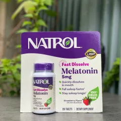 Viên ngậm hỗ trợ giấc ngủ Natrol Sleep 5mg 250 viên - Giải pháp cho giấc ngủ ngon và thư giãn tinh thần, dễ uống hương dâu Tây.