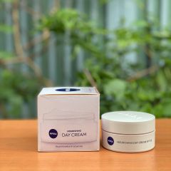 Kem Dưỡng Ngày Nivea Nourishing Day Cream SPF 30 - Dưỡng Ẩm Cho Da Khô Nhạy Cảm, Bảo Vệ Da Khỏi Tác Nhân Mặt Trời 50ml
