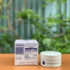 Kem Dưỡng Ngày Nivea Nourishing Day Cream SPF 30 - Dưỡng Ẩm Cho Da Khô Nhạy Cảm, Bảo Vệ Da Khỏi Tác Nhân Mặt Trời 50ml