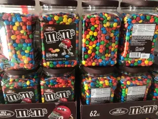 Kẹo Socola M&M Milk Chocolate - Hộp Nắp Nâu Ngọt Ngào, Vị Sữa Chocola, Đồ Ăn Vặt Thơm Ngon, Quà Tặng Sáng Tạo