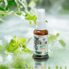Xịt họng keo ong xanh Tracybee 30ml vị bạc hà và trái cây - Giảm ho, viêm họng, kháng khuẩn cho trẻ từ 1 tuổi trở lên