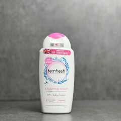 Dung dịch vệ sinh phụ nữ Femfresh Soothing Wash 250ml - Hỗ trợ kháng khuẩn, tươi trẻ, dùng hàng ngày cho mọi độ tuổi