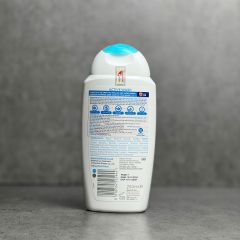 Dung dịch vệ sinh phụ nữ Femfresh Active Wash 250ml - Chuyên biệt cho hoạt động nhiều, tươi mát khỏe mạnh, nhập khẩu Anh