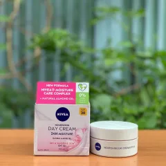 Kem Dưỡng Ngày Nivea Nourishing Day Cream SPF 30 - Dưỡng Ẩm Cho Da Khô Nhạy Cảm, 50ml, Bảo Vệ Da Chống Nắng Ձ 24 Giờ