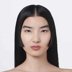 Son Kem Lì Gucci Rouge Liquid Matte 413 Cornelia Pink - Màu Hồng Khô Sang Trọng, Độ Bám Màu Tốt, Dưỡng Ẩm Mềm Mại