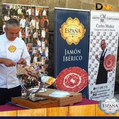 Đùi heo muối Espana Mini Jamon Curado Tây Ban Nha 1kg - Hương vị đặc trưng, set hoàn hảo gồm giá đỡ và dao cắt cho tiệc tùng.