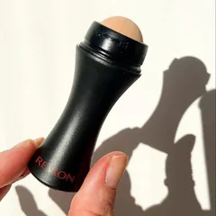 Thanh lăn thấm dầu, cây lăn hút dầu làm từ đá núi lửa Revlon 389241