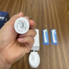 Bàn Chải Đánh Răng Điện Oral-B Pro Series 3 Màu Hồng - Kèm 2 Đầu Bàn Chải, Công Nghệ Làm Sạch Ưu Việt, Bảo Vệ Nướu, Thích Hợp Mọi Nhu Cầu