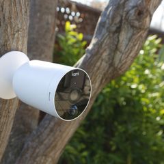 Camera WiFi Kami không dây ngoài trời - Giám sát an toàn 1080P HD, pin sạc tiện lợi, chống nước IP65, điều khiển qua ứng dụng Kami Home.