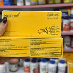 Neosporin Original Ointment 28.3g - Kem Kháng Khuẩn Hỗ Trợ Làm Lành Vết Thương, Ngăn Nhiễm Trùng, Sản Phẩm Chăm Sóc Vết Thương Hàng Mỹ