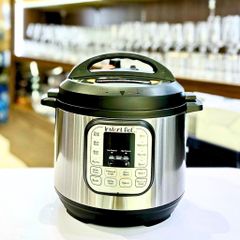 Nồi Áp Suất Điện Instant Pot Duo V5 5.7L Đa Năng - 7 Chế Độ Nấu, Giữ Ấm 10 Giờ, Lòng Inox 3 Lớp, Thiết Kế An Toàn, Nhập Khẩu Đức