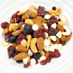 Hạt Mix Wild Roots Coastal Berry 737g - Hạnh Nhân, Hạt Điều, Nam Việt Quất, Dâu Tây, Viên Chip Yogurt - Đồ Ăn Ngon Bổ Dưỡng, Hàng Mỹ Chính Hãng