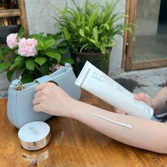  Kem Dưỡng trắng da bật tone body  Usolab Bio Intensive Light Cream 250ml
