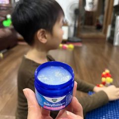 Dầu Vicks Baby Balsam - Dầu Bôi Giữ Ấm Ngực Cho Trẻ Em Từ 3 Tháng Đến 5 Tuổi, Chống Ho Ngạt Mũi, Giúp Ngủ Ngon