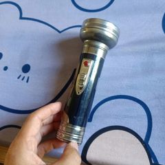 Đèn Pin Kim Loại Huyền Thoại Kèm Bóng LED Sáng Bền - Đèn Cầm Tay Thể Thao, Du Lịch, Dùng Pin AA và C, Quà Tặng Hoài Cổ