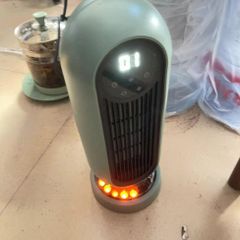 Máy sưởi gốm Pisen Vertical Heater DH-QN15 - An toàn, tiết kiệm, công nghệ PTC, 3 chế độ nóng, tích hợp điều khiển từ xa, thích hợp phòng ngủ và văn phòng.