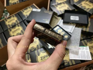 Zippo 49501 Art Deco Kỷ Niệm 100 Năm – Bật Lửa Giới Hạn 2021 với Pha Lê Swarovskie, Độc Quyền cho Thị Trường Châu Á