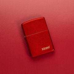 Bật Lửa Zippo Classic Metallic Red – Logo Zippo Cổ Điển, Chất Liệu Kim Loại Đẹp, Kháng Gió, Hàng Nhập Khẩu Mỹ
