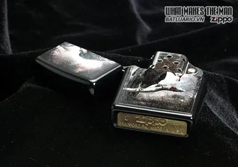 Bật Lửa Zippo 28319 - Goth-Raven Eyeball Licorice Design - Phụ Kiện Thời Trang Độc Đáo Cho Fan Hâm Mộ Anime