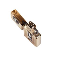 Bật Lửa Zippo 28540 Keyhole Skull Gold Dust - Bật Lửa Họa Tiết Đầu Bọ Cạp Sang Trọng, Quà Tặng Thú Vị Cho Người Sưu Tầm