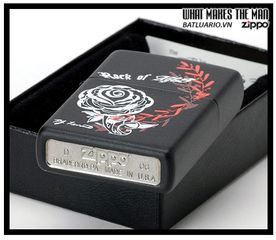 Bật Lửa Zippo 24556 - Màu Đen Matte Họa Tiết Hoa Hồng, Quà Tặng Độc Đáo Cho Những Người Yêu Thích Zippo