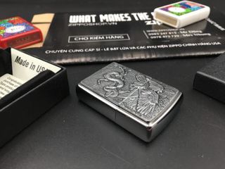 Zippo 29637 - Móc Khóa Chrome Mờ Hình Đại Bàng Đấu Rắn - Quà Tặng Độc Đáo cho Người Yêu Thích Zippo