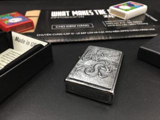 Zippo 29637 - Móc Khóa Chrome Mờ Hình Đại Bàng Đấu Rắn - Quà Tặng Độc Đáo cho Người Yêu Thích Zippo