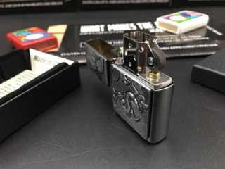 Zippo 29637 - Móc Khóa Chrome Mờ Hình Đại Bàng Đấu Rắn - Quà Tặng Độc Đáo cho Người Yêu Thích Zippo