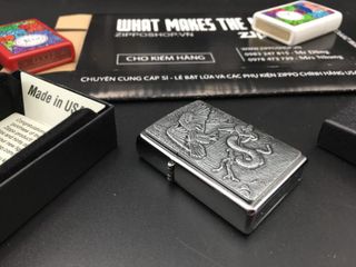Zippo 29637 - Móc Khóa Chrome Mờ Hình Đại Bàng Đấu Rắn - Quà Tặng Độc Đáo cho Người Yêu Thích Zippo