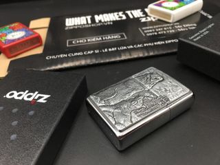 Zippo 29636 - Bật Lửa Brushed Chrome Hình Gấu vs Sói - Quà Tặng Độc Đáo Cho Người Yêu Thích Zippo