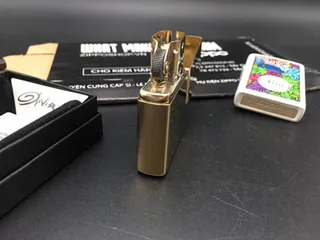 Zippo 29583 - Bật Lửa High Polish Brass Hình Ảnh Olivia Moon - Quà Tặng Dành Cho Fan Hâm Mộ