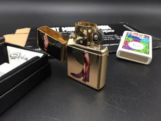Zippo 29583 - Bật Lửa High Polish Brass Hình Ảnh Olivia Moon - Quà Tặng Dành Cho Fan Hâm Mộ