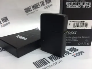 Zippo 29394 - Bật Lửa Matte Đen Họa Tiết Lợn Mơ Mộng - Quà Tặng Dành Cho Người Yêu Thích Zippo