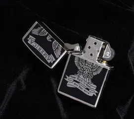 Bật Lửa Zippo 28290 - Zippo Eagle High Polish Chrome Cao Cấp, Quà Tặng Độc Đáo Cho Fan Hâm Mộ
