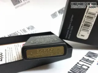 Bật Lửa ZIPPO 218 Huy Hiệu Quốc Gia Estonia - Quà Tặng Độc Đáo Cho Người Yêu Thích Văn Hóa Bắc Âu