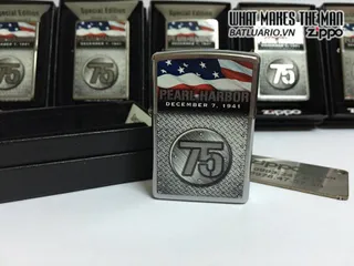 Zippo Mừng Kỷ Niệm 75 Năm Trận Trân Châu Cảng - Bật Lửa Chrome Xước - Quà Tặng Nghệ Thuật Cho Fan Lịch Sử