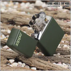 Bật Lửa Zippo 221ZL – Bật Lửa Xanh Matte Với Logo Zippo – Quà Tặng Phong Cách và Sang Trọng