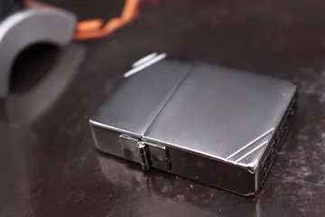 Bật Lửa Zippo 1935 - Bật Lửa Cổ Điển, Thiết Kế Elegance và Độc Đáo, Quà Tặng Cho Người Yêu Hàng Hiệu