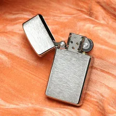 Zippo Slim 1600 - Bật Lửa Brushed Chrome Sang Trọng, Thời Thượng - Quà Tặng Hoàn Hảo Cho Người Yêu Thích Bật Lửa
